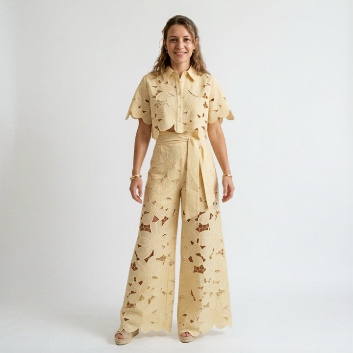 Joséphine – Ensemble coordonné en dentelle florale au style élégant et fluide