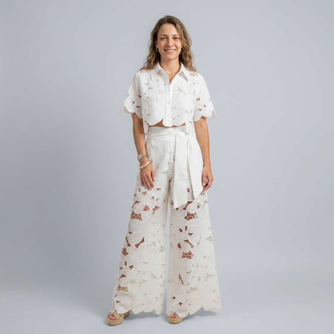 Joséphine – Ensemble coordonné en dentelle florale au style élégant et fluide
