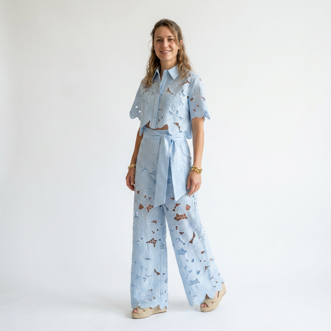 Joséphine – Ensemble coordonné en dentelle florale au style élégant et fluide
