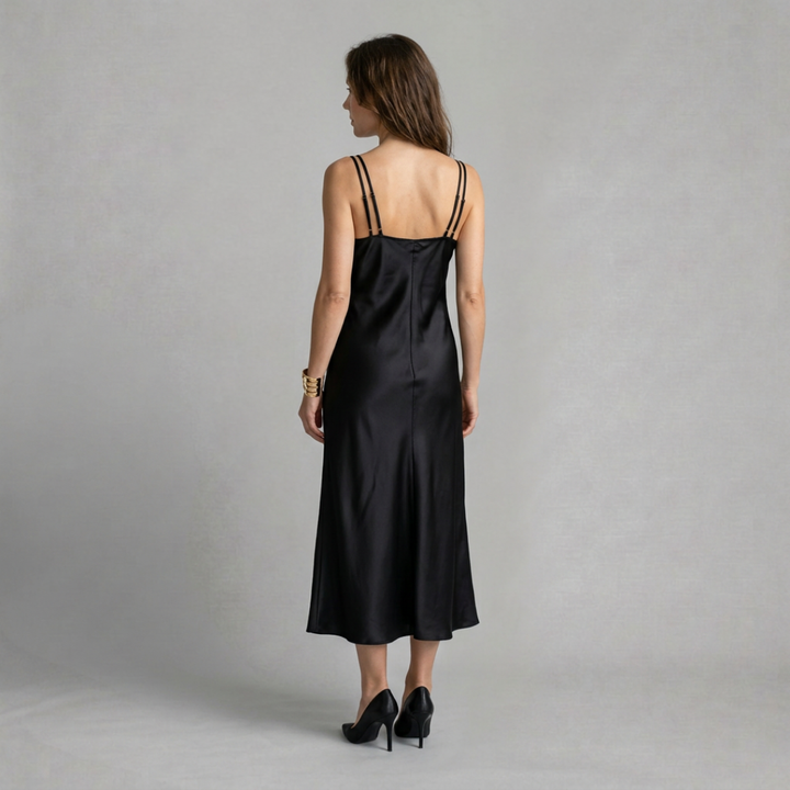 Élise – Robe satinée élégante au tombé fluide